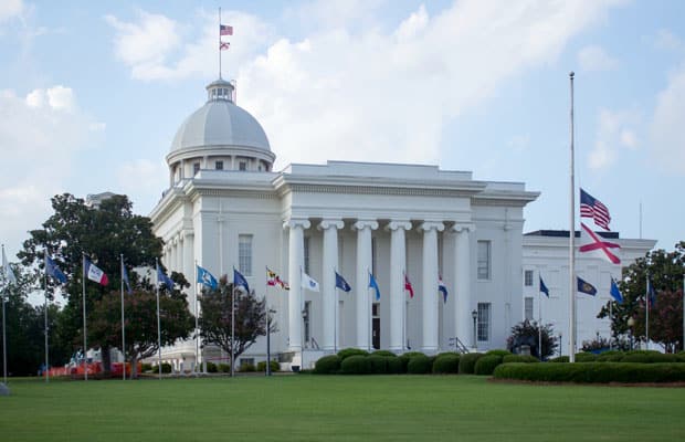 Alabama passes DFS bill